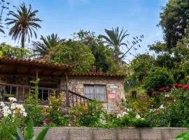 Cosy Chalet with Terrace in Hermigua - Ideal for Couples