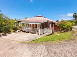 Bungalow charmant à Bouillante avec terrasse privée
