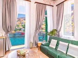 "LOS" 2 Neoclassic Harbour View