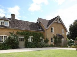 Goodwood Cottage, holiday home in Bruern
