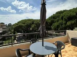 Mezzanine studio - golf & sea