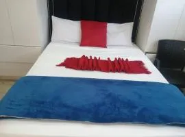 Romantic Retreat Private Room with Shared Pool in Gqeberh
