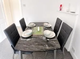 Grange House 1 Bedroom for 3,4, Train Station FREE Parking