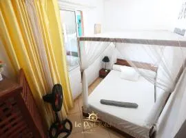 Le Port Hotel