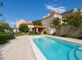 Grand Stone Casa Ciccarelli by Irundo