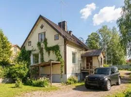 Two rooms and a kitchen - private yard and parking