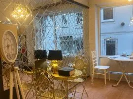Petek Hotel