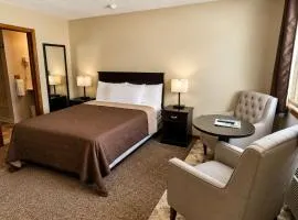 Room 31-1 Queen Jacuzzi Suite-Woodland Motor Lodge