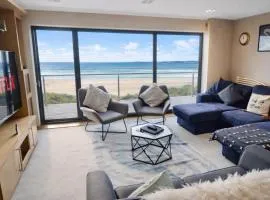 Stunning Swansea Marina beach house with sea views