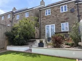 Stylish 3 bed home with allocated parking for 2