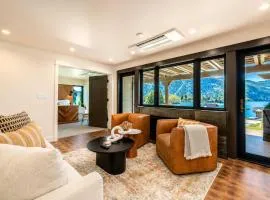 Contemporary Lakefront Condo F1 in Wapato Chelan