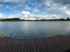 Domek nad jeziorem Czarne Dolne