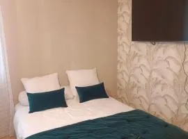 Appartement dans résidence sécurisée et calme proche commerces