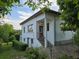 Irakli Sea View Nature Retreat, Sleeps 10, 10 Min to Beach
