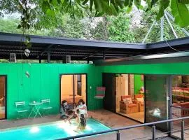 Jungle Container Private Pool 8 Min Avellanas