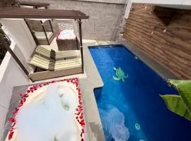 Lujoso y Amplio Loft con alberca climatizada! Amplia y elegante cama para alberca, Cuernavaca somos los únicos en ofrecerte 2 jacuzzis premium con agua caliente y sistema de hidromasaje tipo Spa, terraza panorámica con asador de carbon y mas amenidades!