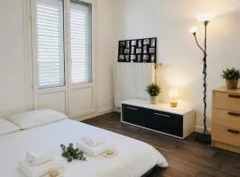 Chambre privée avec balcon et belle vue à Grenoble Private Room with Balcony