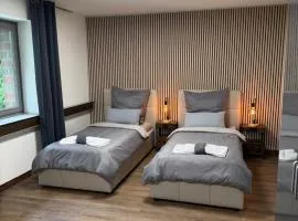 Garland-Rooms