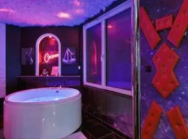 Dark Desir, Jacuzzi, Barre et Croix de St André