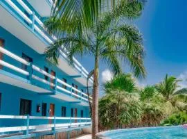 Charming Suite with WiFi AC Shared Pool Grill Area & Rooftop Deck