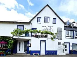 Blue Lagoon Holiday Apartments & Double Room with Balcony