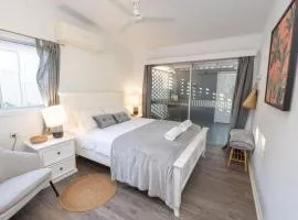 A Little Grey Shack - Sleeps 8