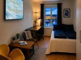 Central-Trondheim Riverside Studio-Apartment