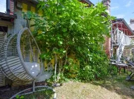 Beautiful Apartment In Pont-L'eveque With Wifi
