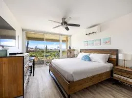 Beachside Maui studio with pool & hot tub access