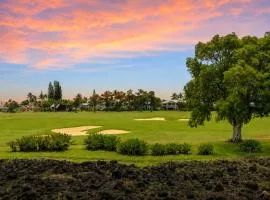 Elegant Sanctuary Pool Spa Golf Views & Massage Chair