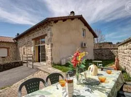 Gîte pour 12 pers., animaux admis, nature Apinac - FR-1-496-416