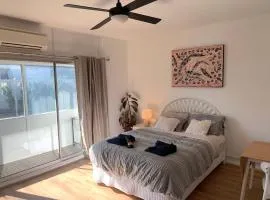 Kangaroo Lodge, Skip to city and kings park 311