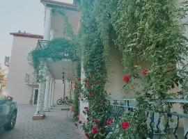 Hotel i Apartamenty Rosa – hotel w mieście Przemyśl