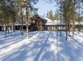 Nordic Crown Castle by Hilla Villas