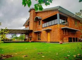 Tranquil Hillhouse