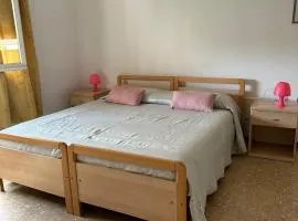 Travellers Lodge Bed & Rooms