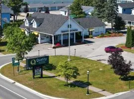 Quality Inn & Suites Mackinaw City Beachfront