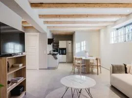 Elegant Private Villa Apartment in the Heart of Am