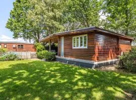 2 Bedroom Cozy Home In Erm