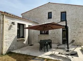 House of 103 m with 2 terraces in Saint-Xandre