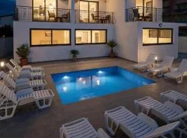 Azur Apartments Bar