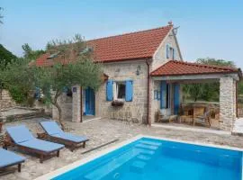 Holiday Home Toma