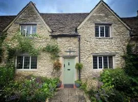 Stylish country cottage retreat in the Cotswolds
