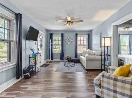 Sweet Cherry Escape | Charming 1930s 2BR Near Katy Trail & Daniel Boone Home