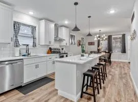 Fully Stocked 4BR Bungalow | Near Tower Grove Park & The Grove | Free Parking