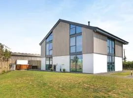 7 Bed in Broadwoodkelly oc-b45447