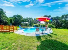 Pool, Large Porch! Country Home Near Roaring River