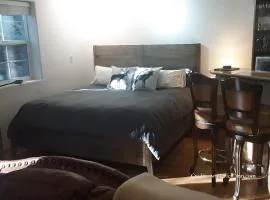 Winterfell Inn - No Xtra Fees, Dog OK, King & Queen Suites