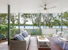 Tranquil & Modern Riverside Getaway