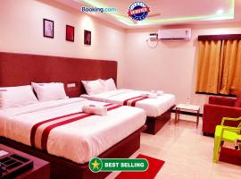 Premium Hotel DS TIRUPATI - near the central bus station and Railway Station - Air-conditioned units equipped with flat-screen TVs, kettles, and free toiletries - BEST FAMILY HOTEL IN TIRUPATI, khách sạn ở Tirupati